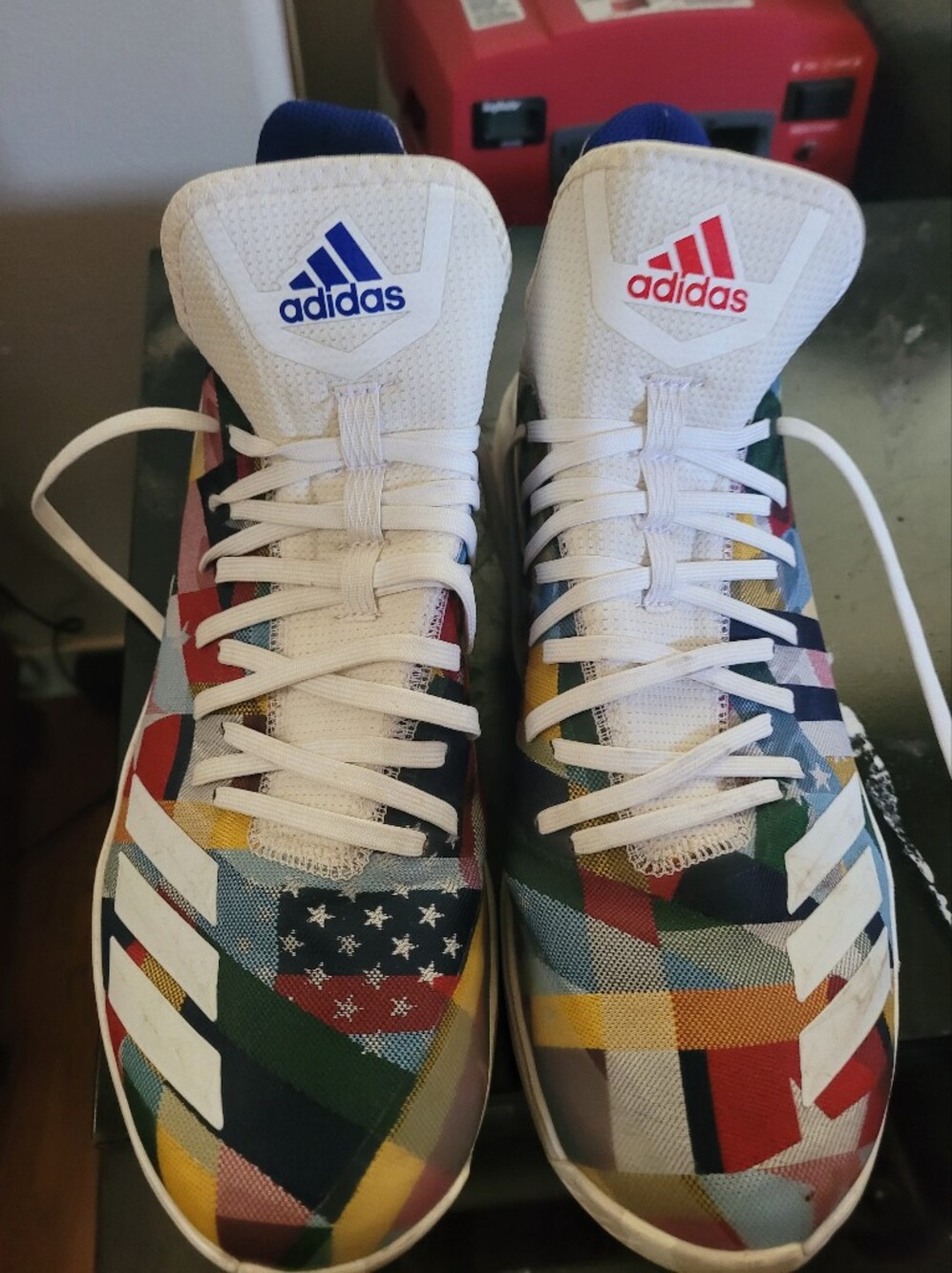 Size 10.5 adidas Men's Multicolor Patchwork Basketball Shoes - White/Blue/red